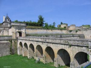 Bordeaux Vineyards and Chateaux - Self Guided Bike Tour - France - Van Gogh Tours