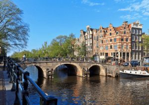 Amsterdam to Bruges Premium - Van Gogh Tours - Bike and Barge