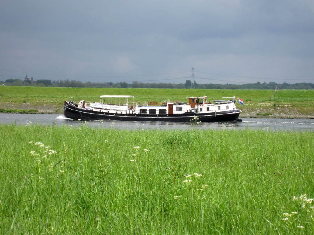 barge-zwaan_49922417766_o