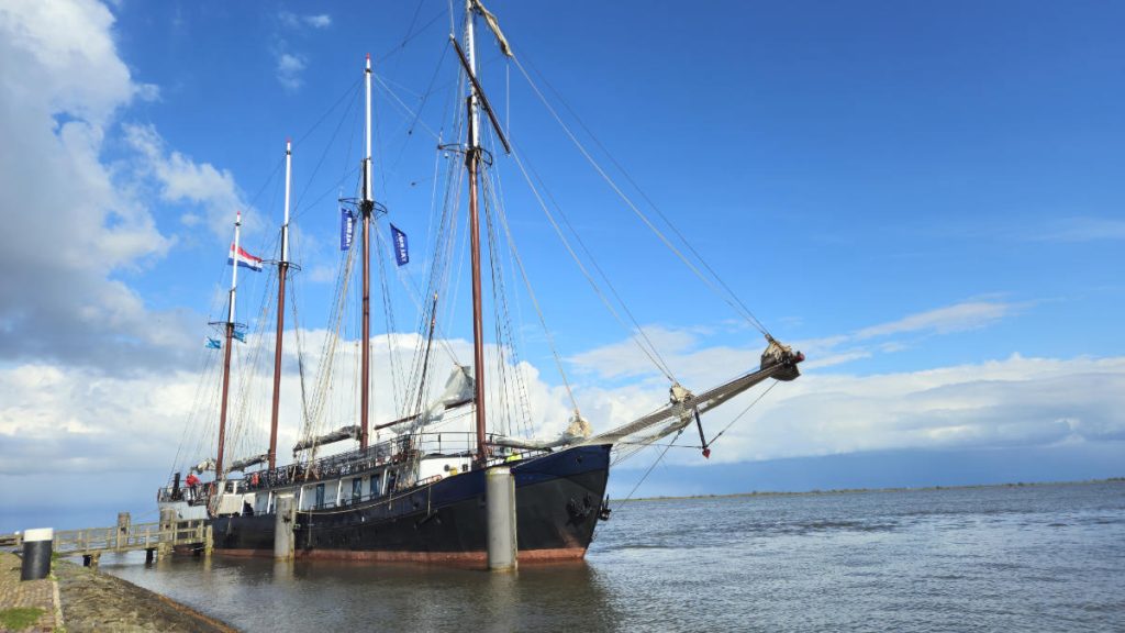 Van Gogh Tours - Sail and bike - Leafde fan Fryslan