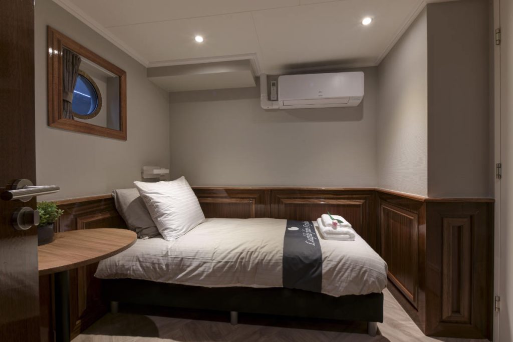 leafde-fan-frysln-single-cabin_53645630707_o