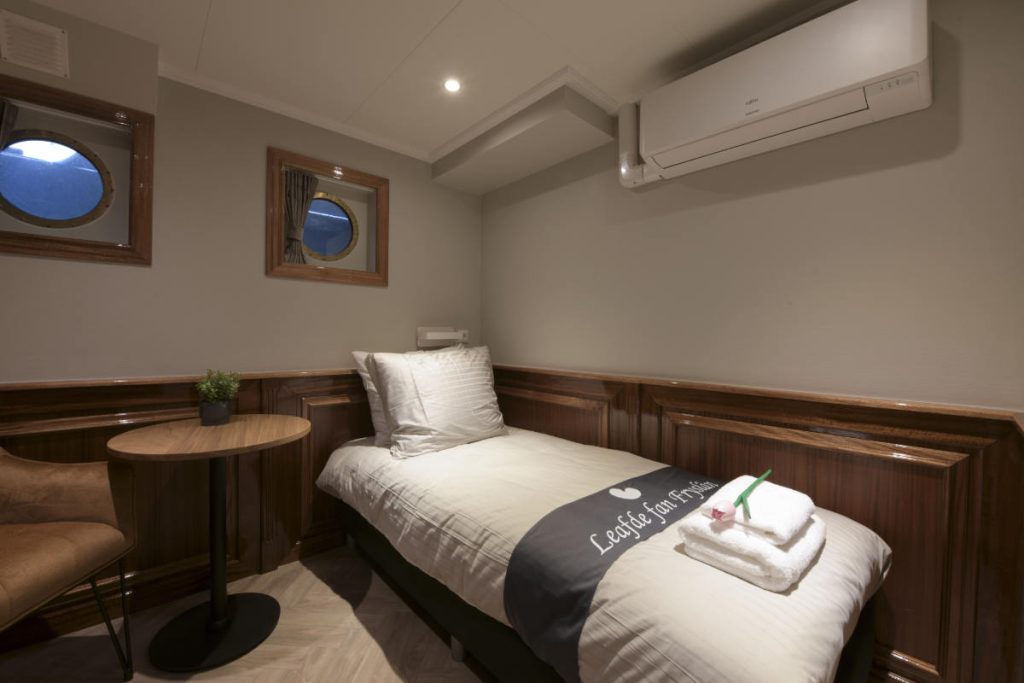 leafde-fan-frysln-single-cabin_53646503631_o