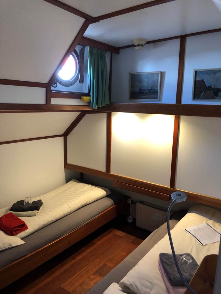 twin-style-cabin-barge-zwaan_52853621090_o