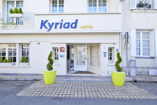 Hôtel Kyriad Saumur - Self Guided bike tour - Tours to Angers - Loire Valley - Van Gogh Tours - France