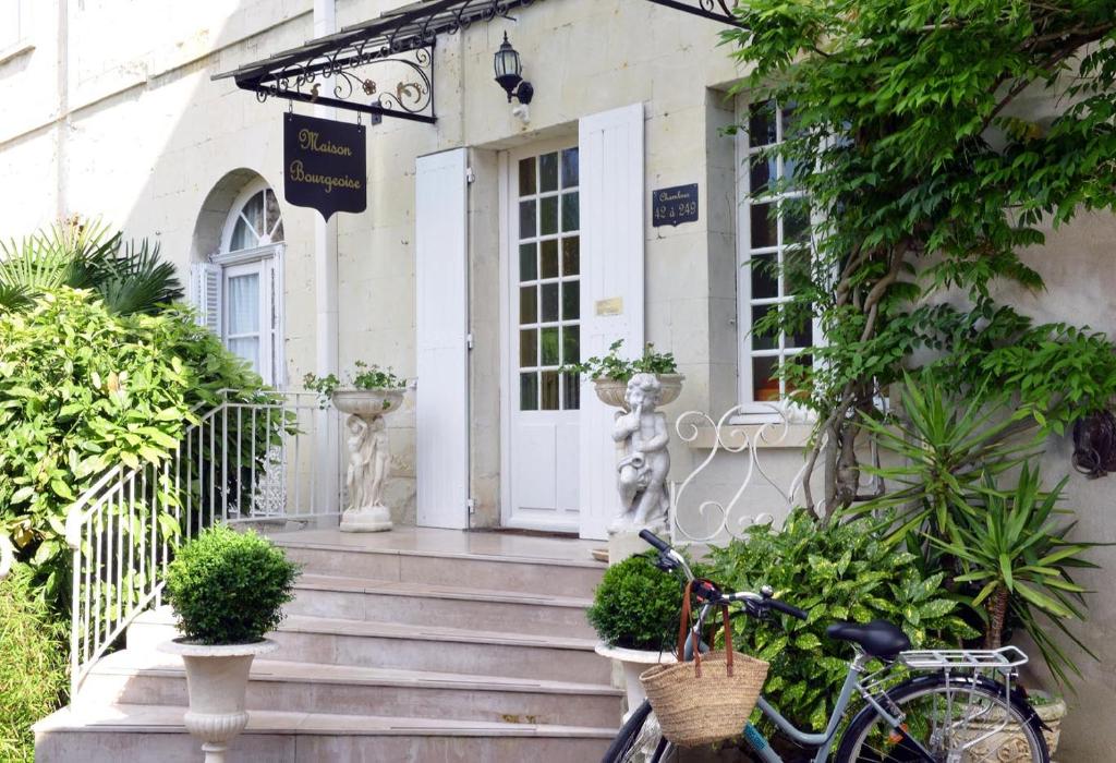 Hôtel Plantagenet Chinon - Self Guided bike tour - Tours to Angers - Loire Valley - Van Gogh Tours - France