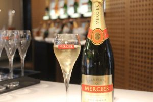 Espernay Champagne - Paris - Boat bike tours - Van Gogh Tours - France